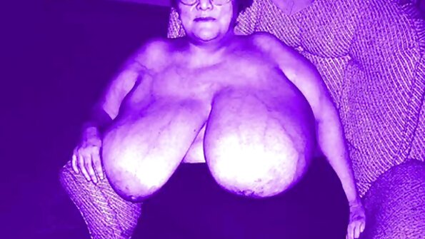 Kadın iç çamaşırlı sarışın bedava porno izle türkçe kanepede parmaklanıyor