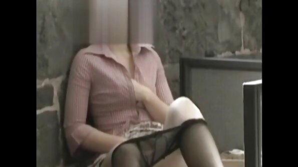 Bir sarışın ve esmer türkçe altyazılı anal pornolar anne ve kızı büyük bir horoz emiyor