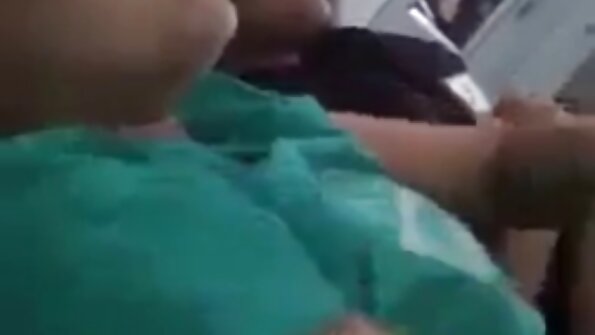 Sevimli milf (orta yaşlı kadin) stüdyoda bahşettiği çok pis cinsel arzulara altyazili porno izle hd sahip