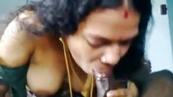 Harika dövmelere sahip alt yazili oirno seksi sarışın hardcore seksten zevk alıyor