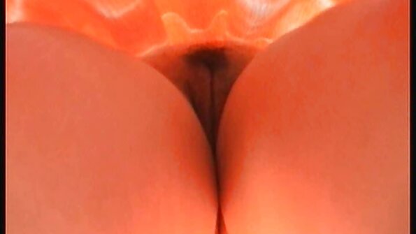 Güzel ağızlı hd türkçe altyazılı sex bir esmer kamera önünde şehvetini gösteriyor