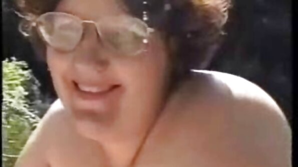 Şaşırtıcı sürtük Gigi Allens bir horozun üstüne tünemiş altyazili mobil porno